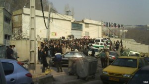 2009 Evin Prison Protest (Photo Credit: RFERL)