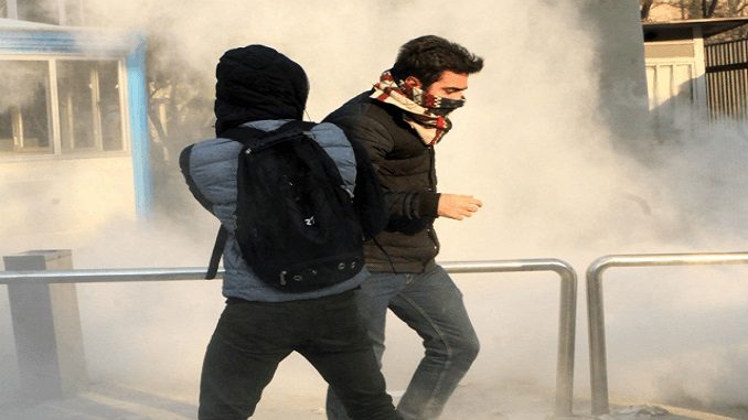 04-protester